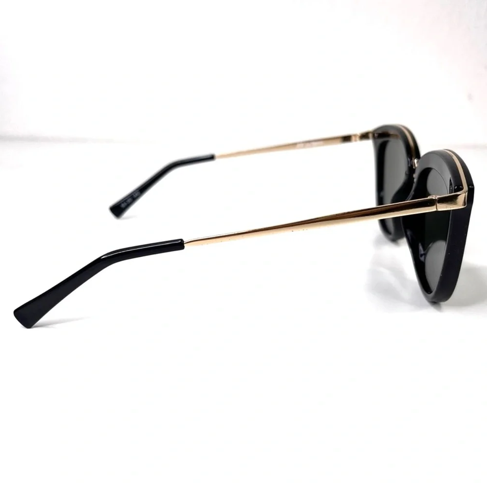 LE SPECS ​​Caliente NEW Black Gold Sunglasses Cat Eye NEW